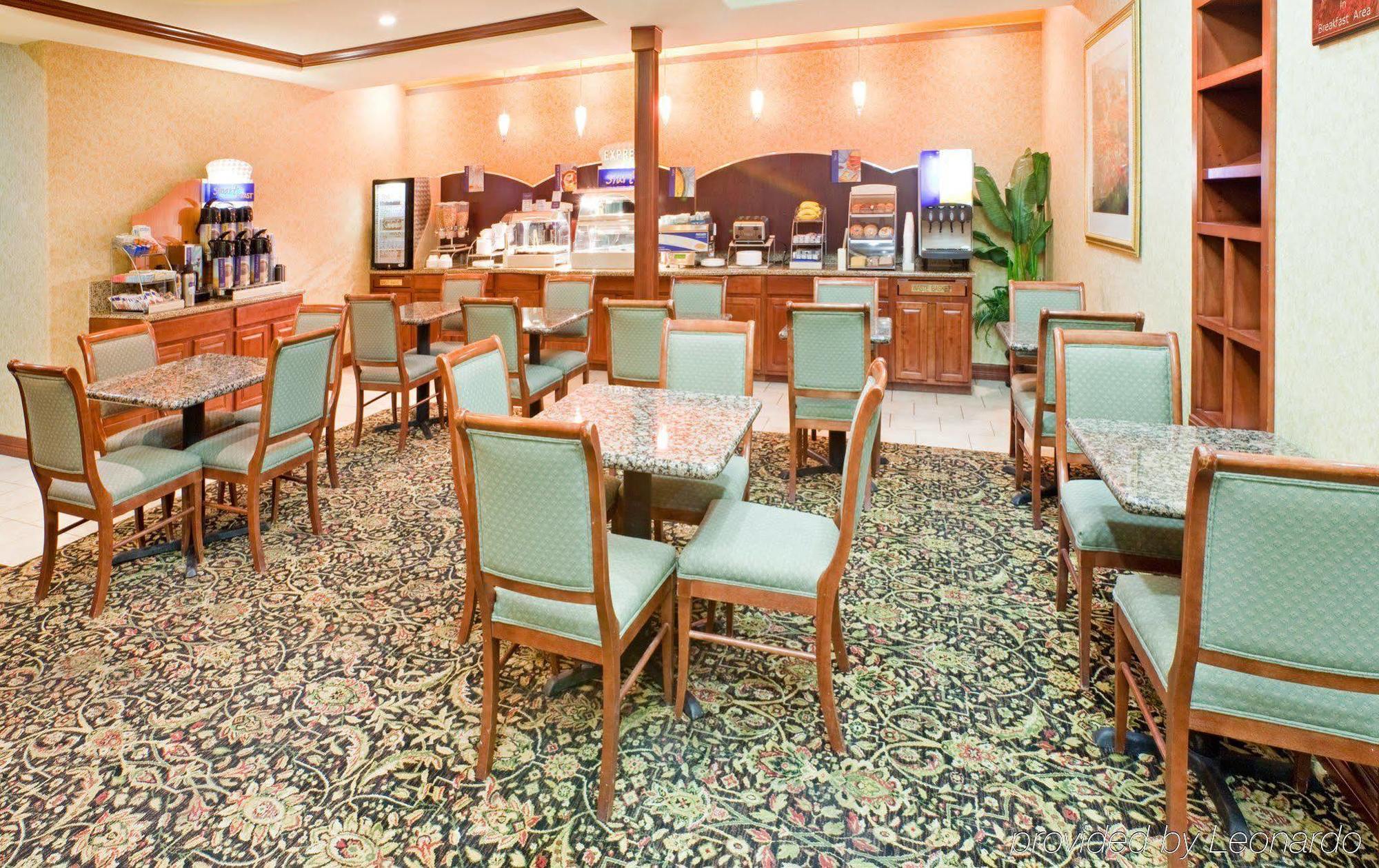 Holiday Inn Express & Suites Fort Worth - Fossil Creek By Ihg מסעדה תמונה